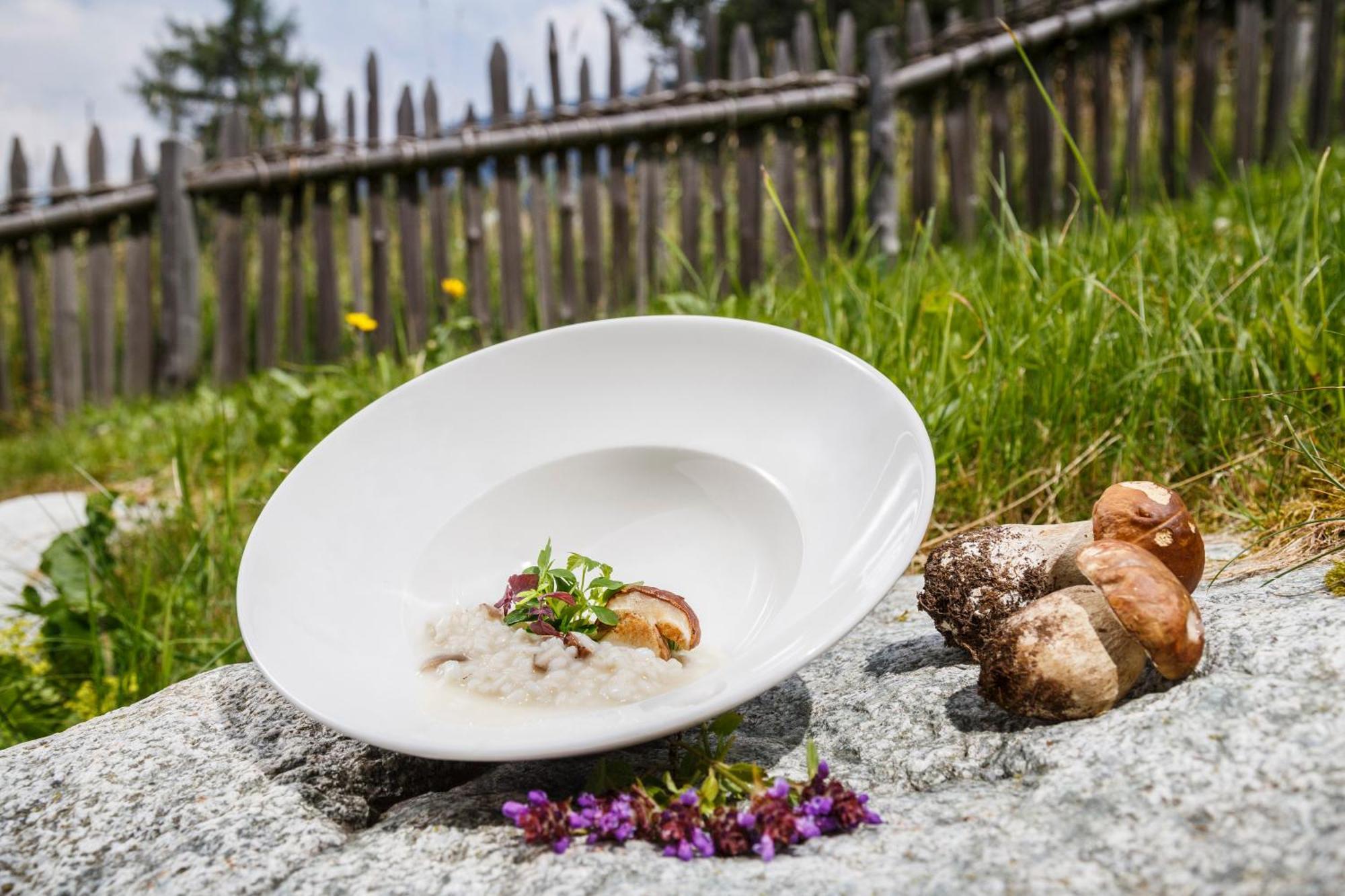 Wohlfuhlhotel Falzeben Hafling Bagian luar foto